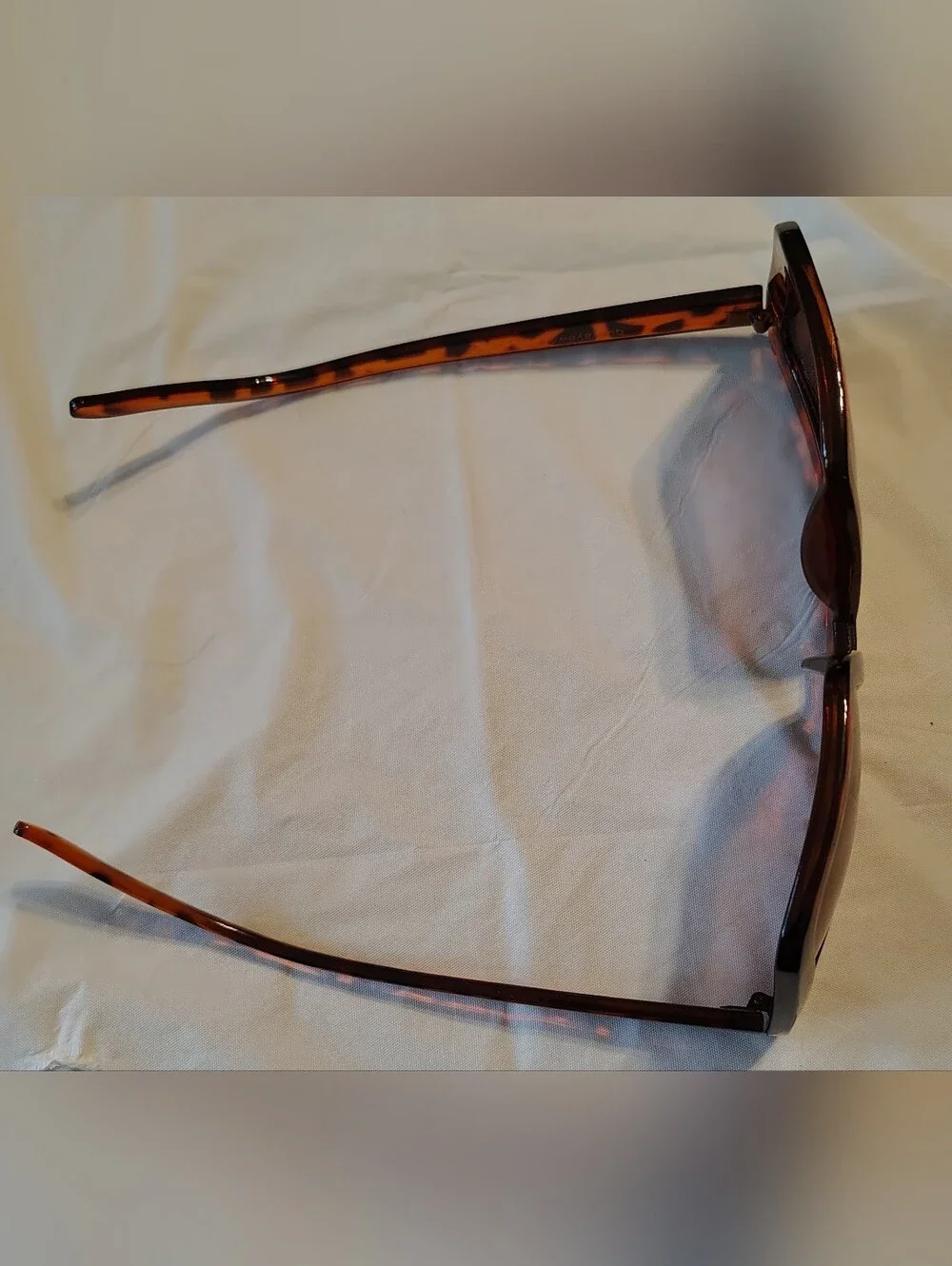 Quay Australia Tortoiseshell Orange & Brown 1366 Lense Cat 3 Sunglasses